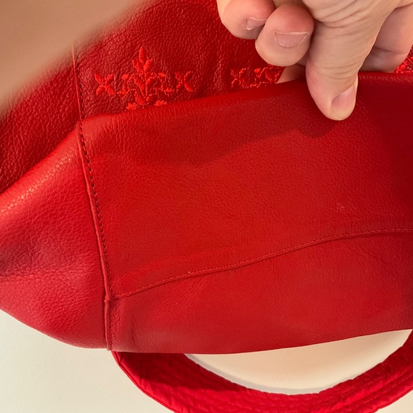 A large red leather beautifully embroidered bag - Picture 8 of 16